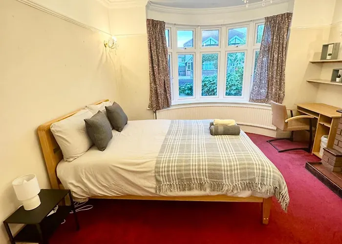 Comfortable Near Southmead Проживання в сім'ї Бристоль