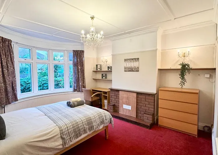 Проживання в сім'ї Comfortable Near Southmead Бристоль